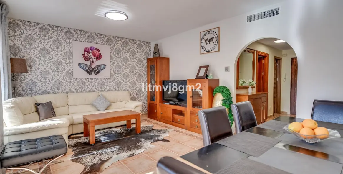 Sale of townhouse in Calahonda 3