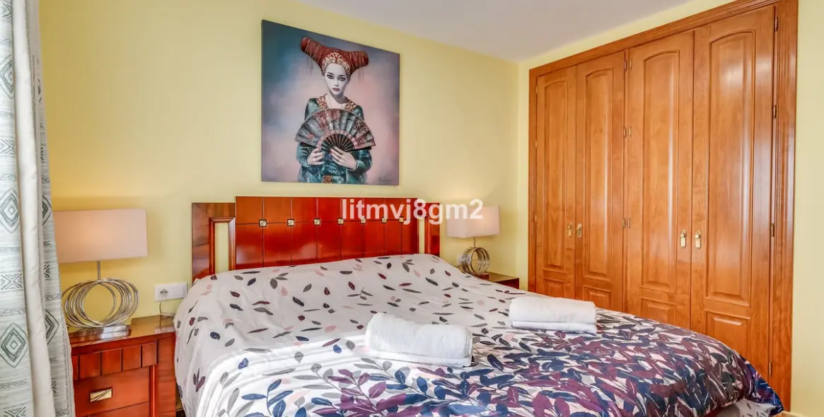 Sale of townhouse in Calahonda 9