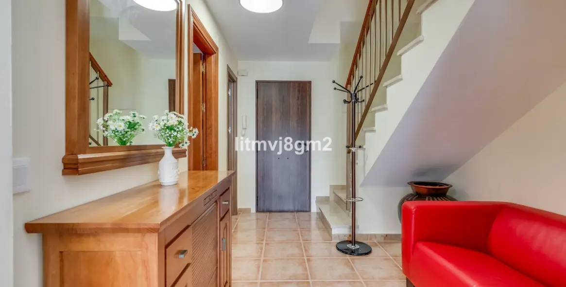 Sale of townhouse in Calahonda 14