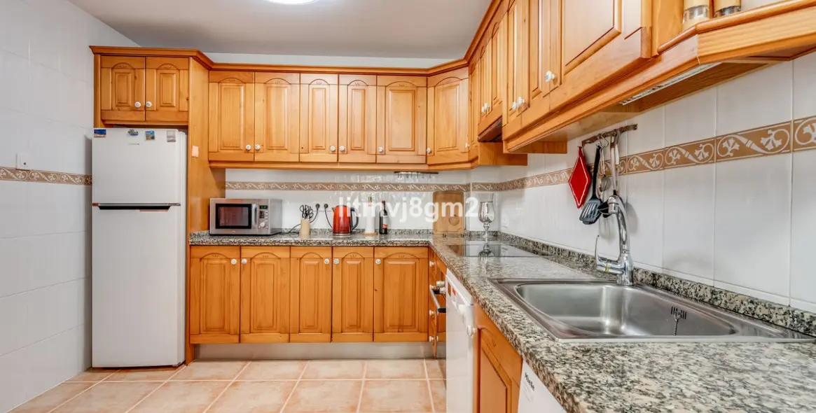 Sale of townhouse in Calahonda 18