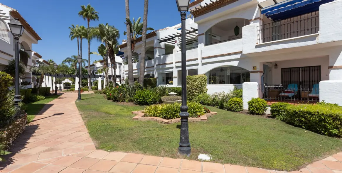 Краткосрочная аренда апартаментов на первом этаже в San Pedro de Alcántara 1