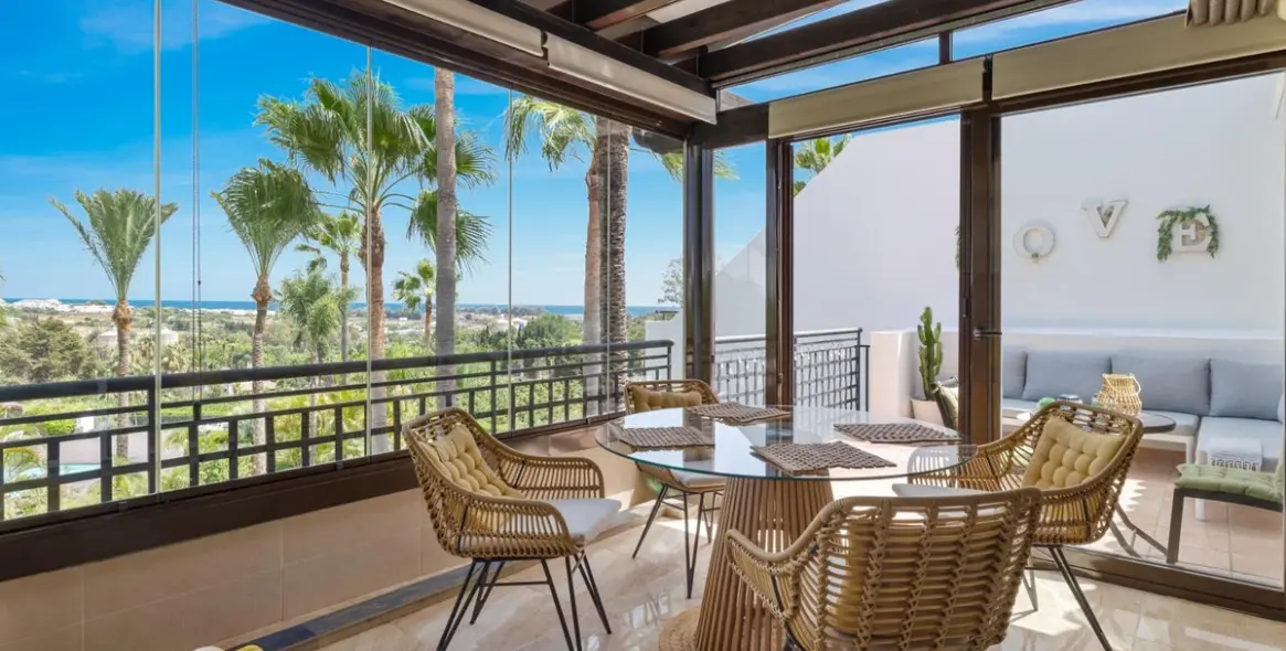 Long-term rent of penthouse in Estepona 1