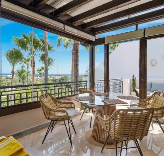 Long-term rent of penthouse in Estepona