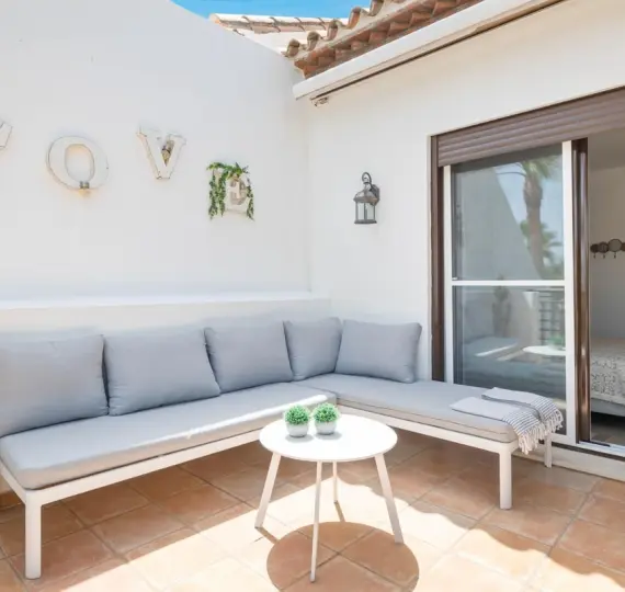 Long-term rent of penthouse in Estepona