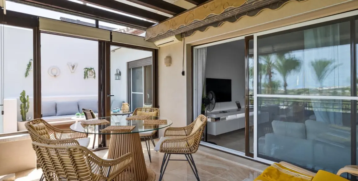 Long-term rent of penthouse in Estepona 13