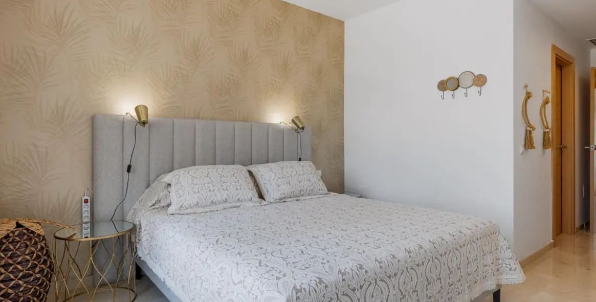 Long-term rent of penthouse in Estepona 16