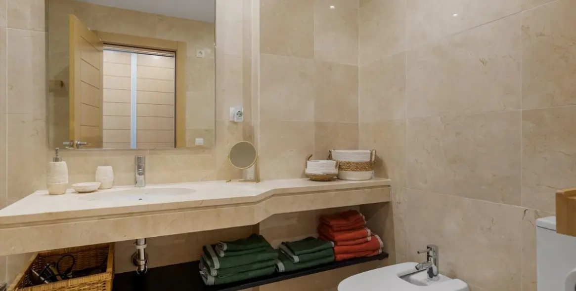 Long-term rent of penthouse in Estepona 17