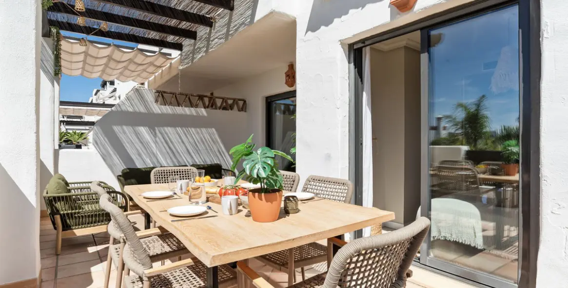 Долгосрочная аренда апартаментов на среднем этаже в Estepona 1