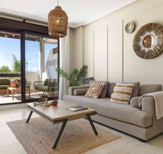 Долгосрочная аренда апартаментов на среднем этаже в Estepona