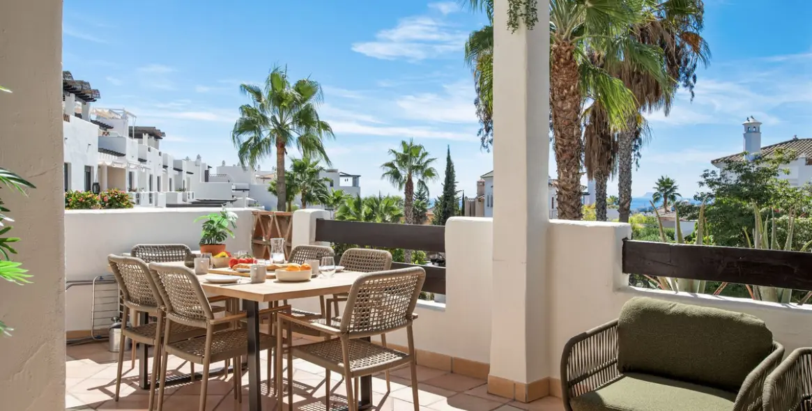 Долгосрочная аренда апартаментов на среднем этаже в Estepona 3