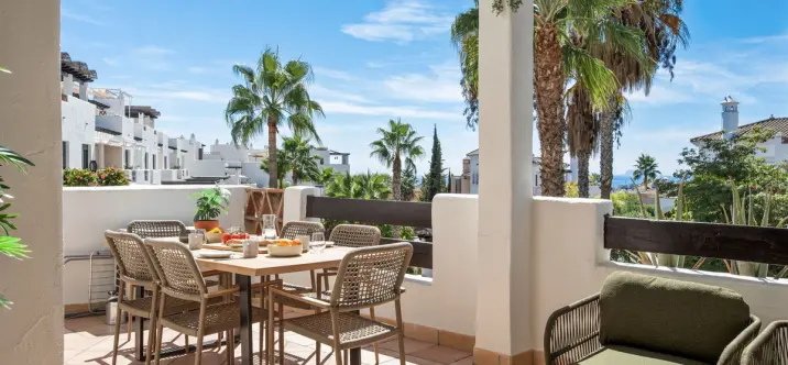 Долгосрочная аренда апартаментов на среднем этаже в Estepona 2