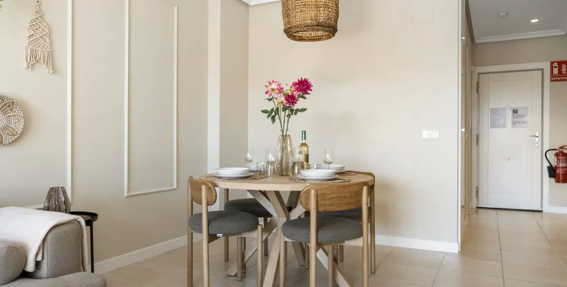 Долгосрочная аренда апартаментов на среднем этаже в Estepona 9