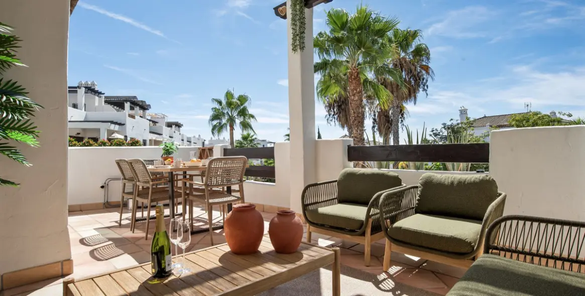 Долгосрочная аренда апартаментов на среднем этаже в Estepona 16