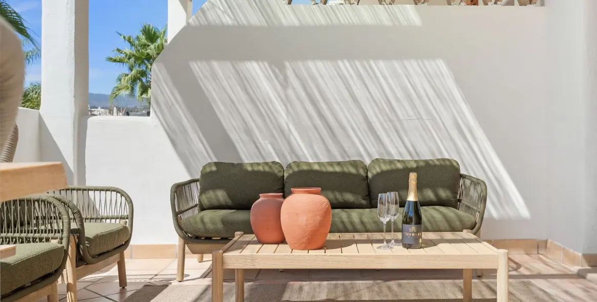 Долгосрочная аренда апартаментов на среднем этаже в Estepona 18