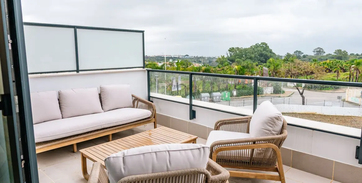 Long-term rent of penthouse in Selwo 2