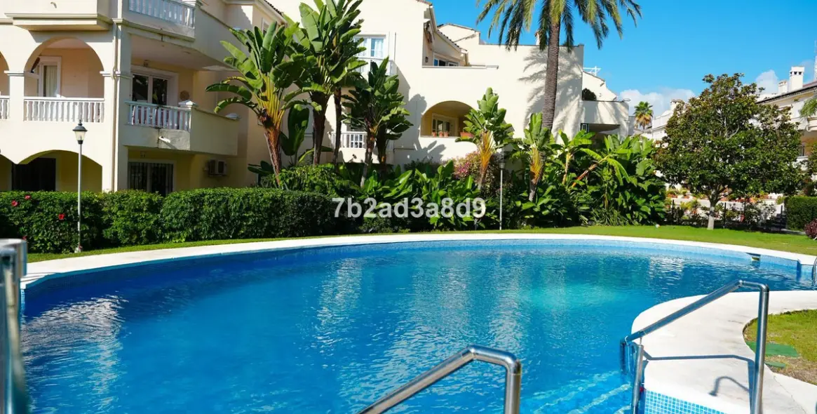 Long-term rent of middle floor apartment in El Paraiso 2
