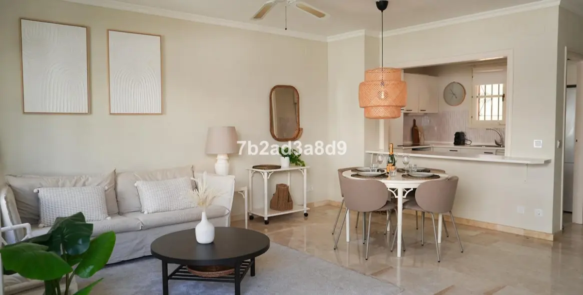 Long-term rent of middle floor apartment in El Paraiso 4