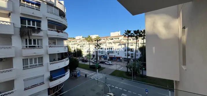 Долгосрочная аренда апартаментов на среднем этаже в La Campana 0