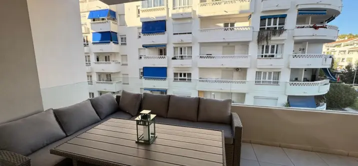 Alquiler a largo plazo de apartamento en planta media en La Campana 1