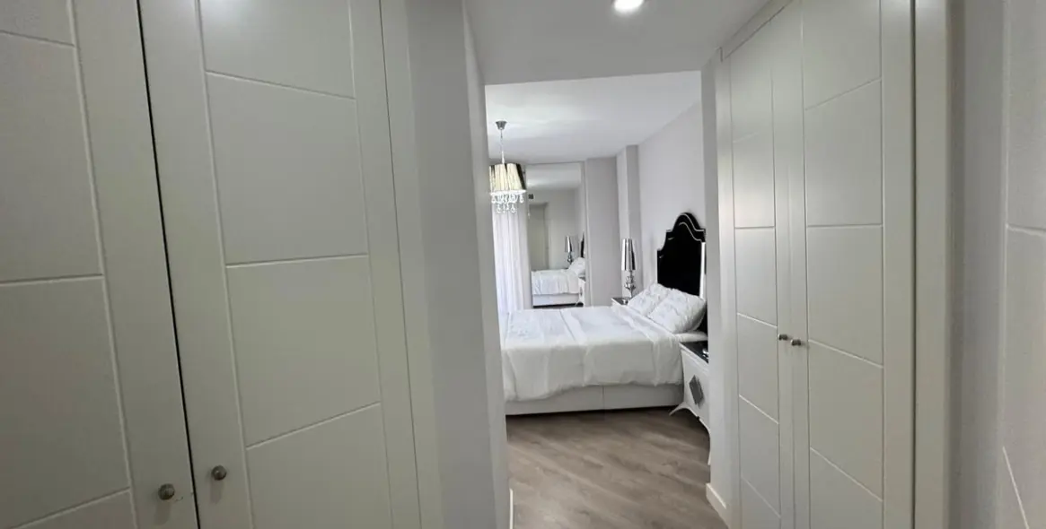 Alquiler a largo plazo de apartamento en planta media en La Campana 3