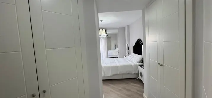 Alquiler a largo plazo de apartamento en planta media en La Campana 2
