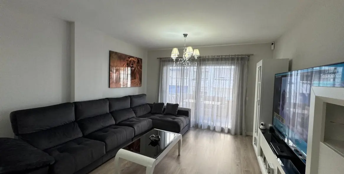Alquiler a largo plazo de apartamento en planta media en La Campana 4