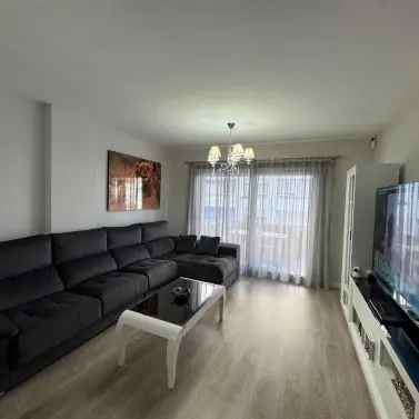Alquiler a largo plazo de apartamento en planta media en La Campana