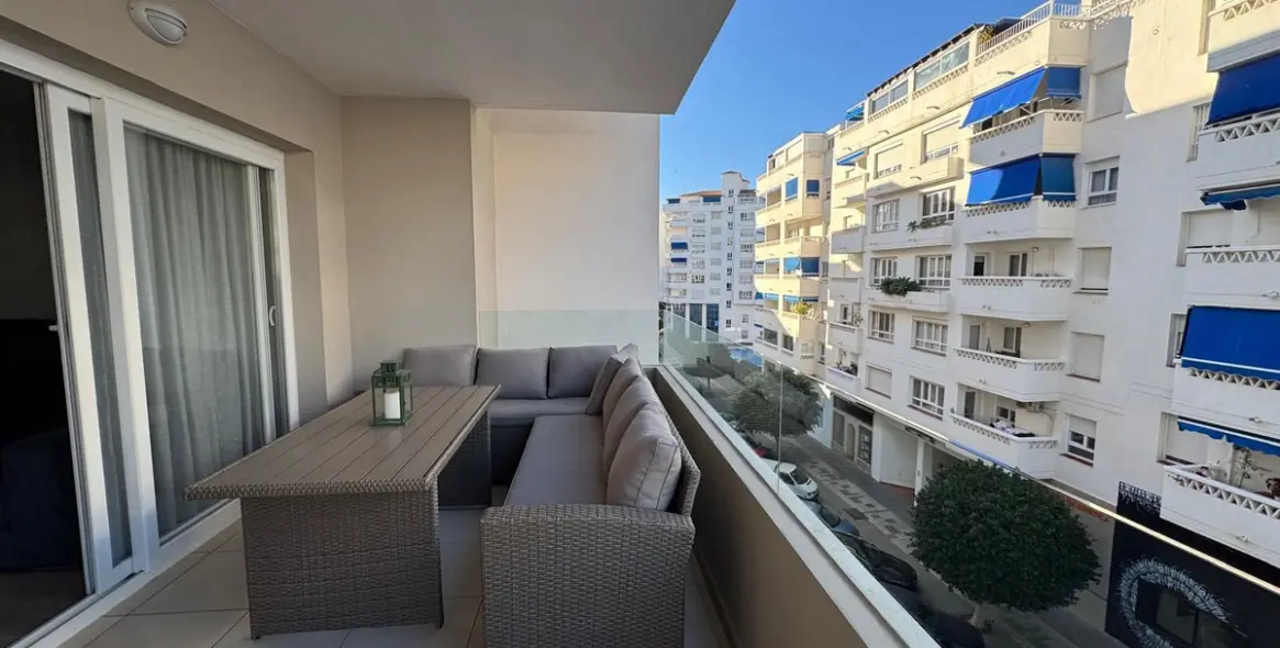 Alquiler a largo plazo de apartamento en planta media en La Campana 11