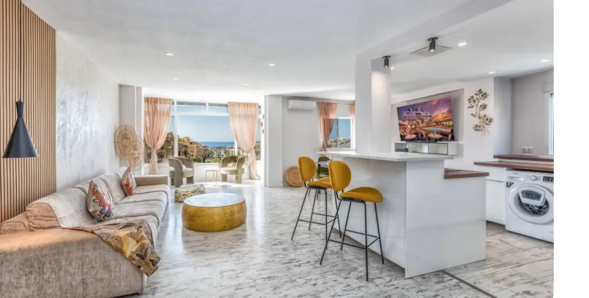 Alquiler a largo plazo de apartamento en planta media en San Pedro de Alcántara 3