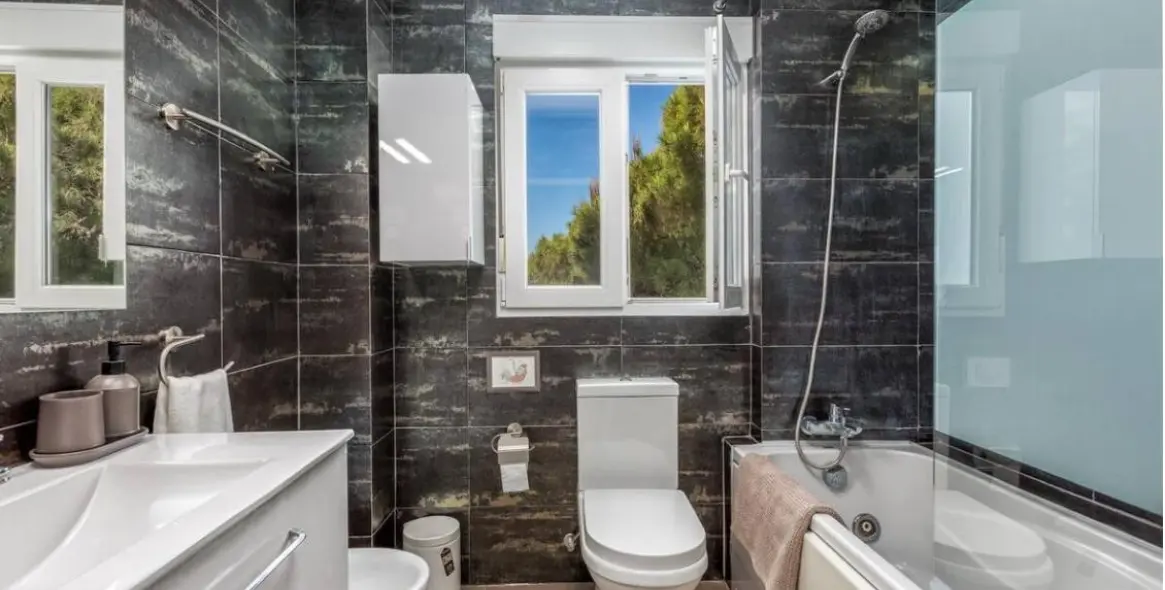 Alquiler a largo plazo de apartamento en planta media en San Pedro de Alcántara 8