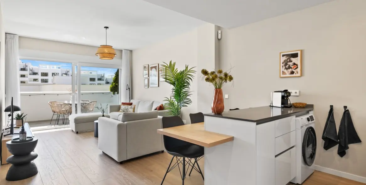 Long-term rent of middle floor apartment in Estepona 4