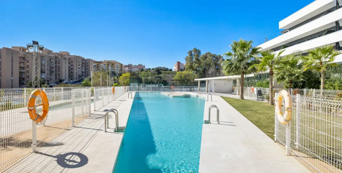 Long-term rent of middle floor apartment in Estepona 15