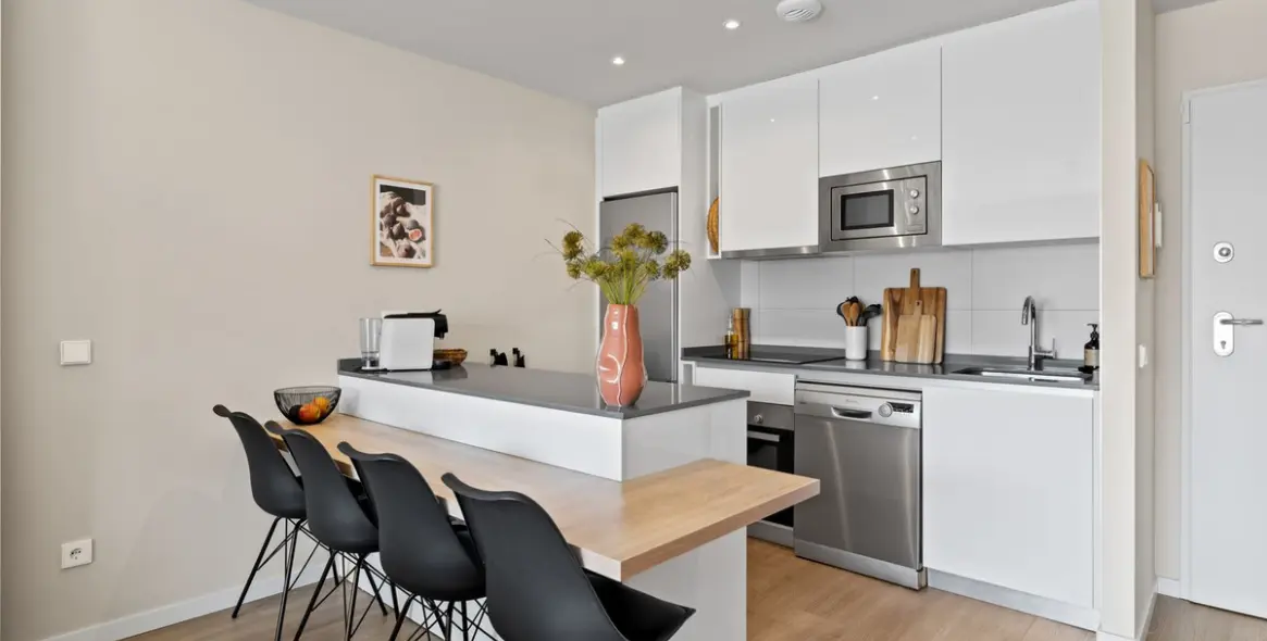 Long-term rent of middle floor apartment in Estepona 17