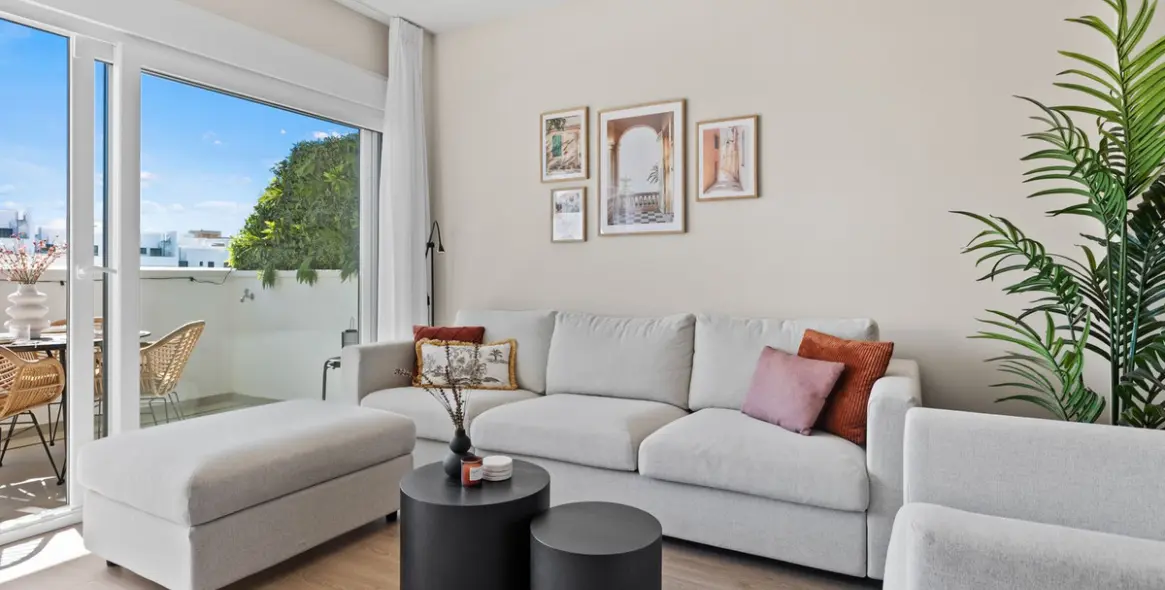 Долгосрочная аренда апартаментов на среднем этаже в Estepona 9