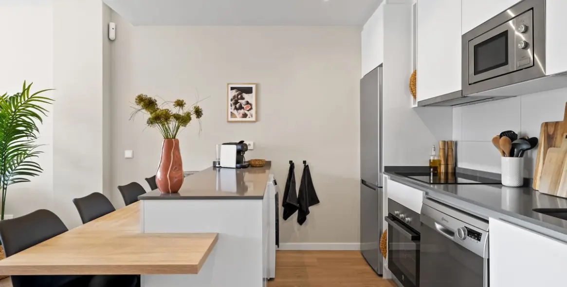 Долгосрочная аренда апартаментов на среднем этаже в Estepona 18