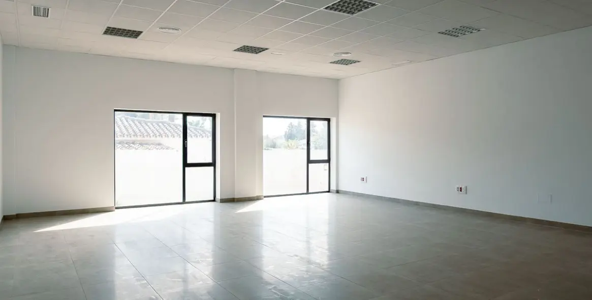 Long-term rent of office in Estepona 5