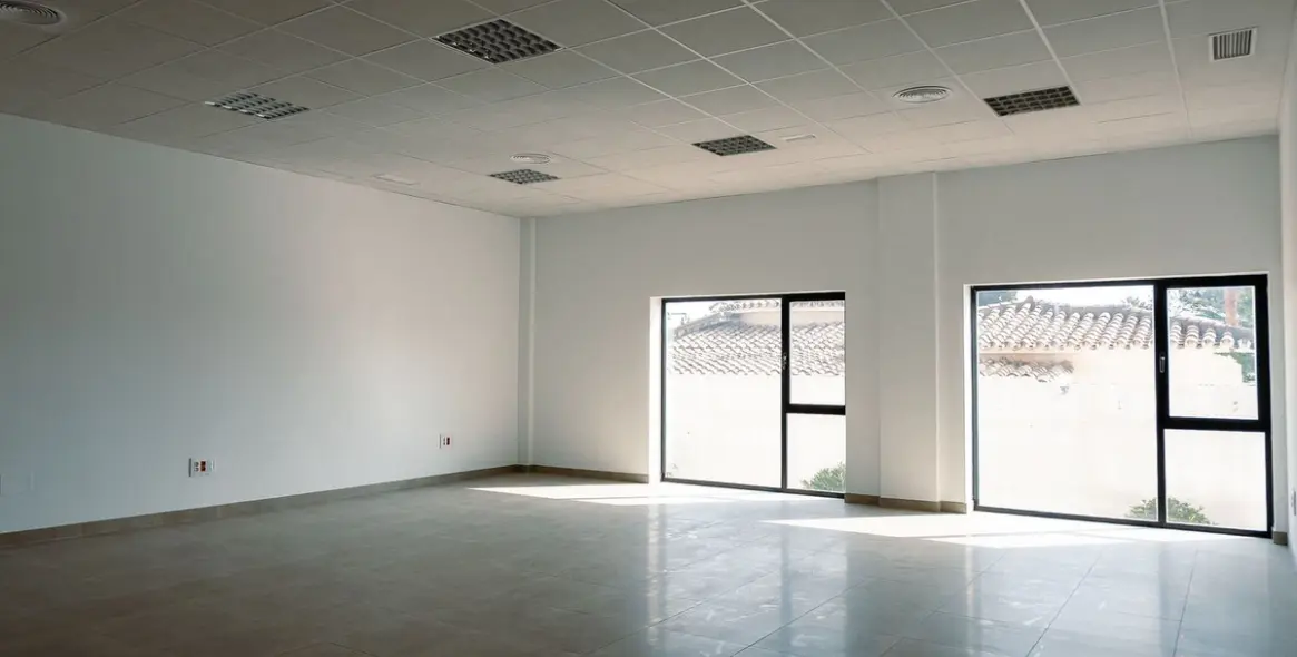 Long-term rent of office in Estepona 6