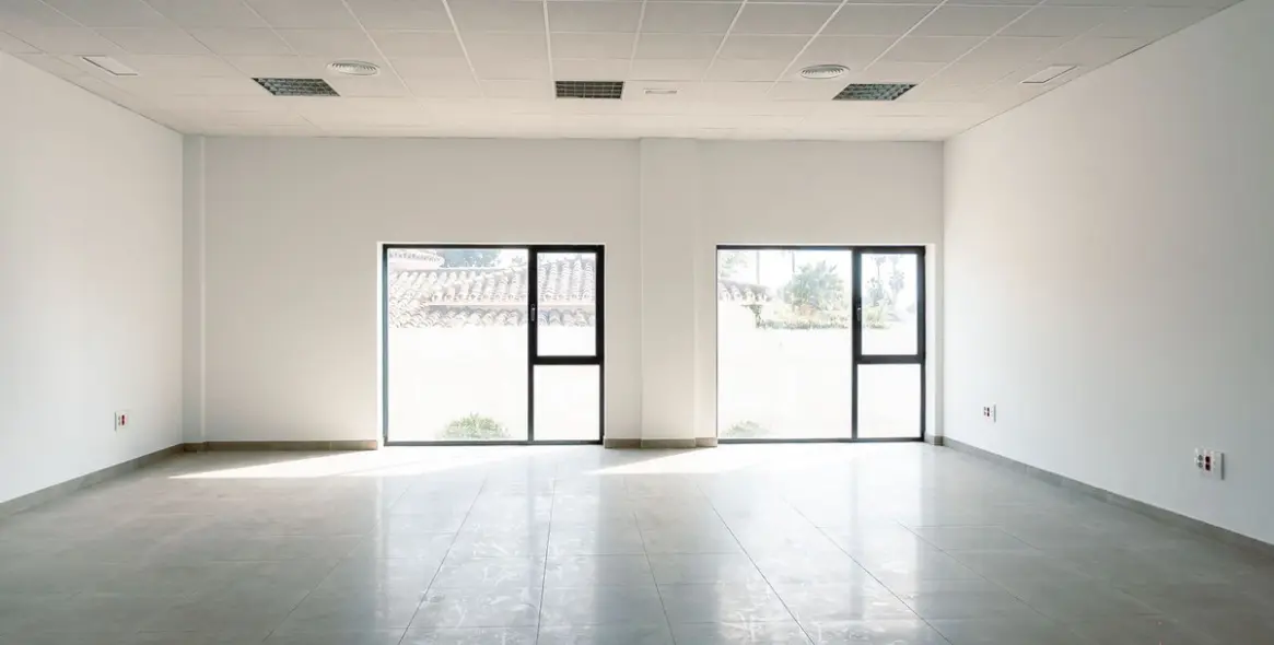 Long-term rent of office in Estepona 7