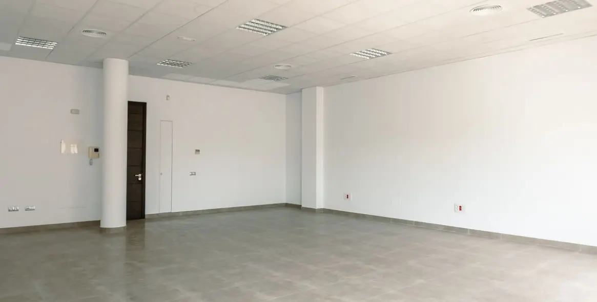 Long-term rent of office in Estepona 8