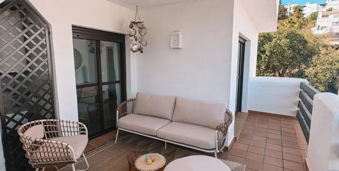 Long-term rent of middle floor apartment in Estepona 5