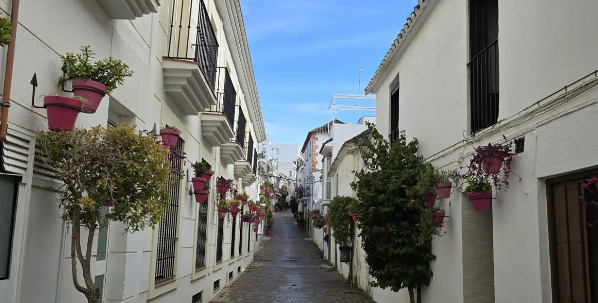 Long-term rent of townhouse in Estepona 2