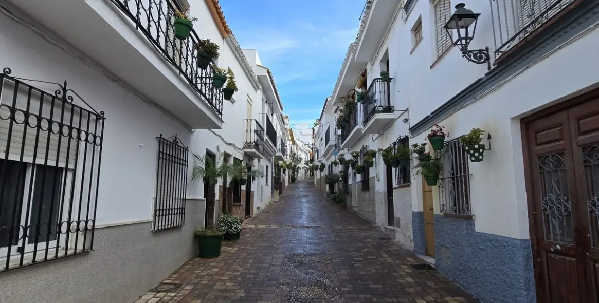 Long-term rent of townhouse in Estepona 3