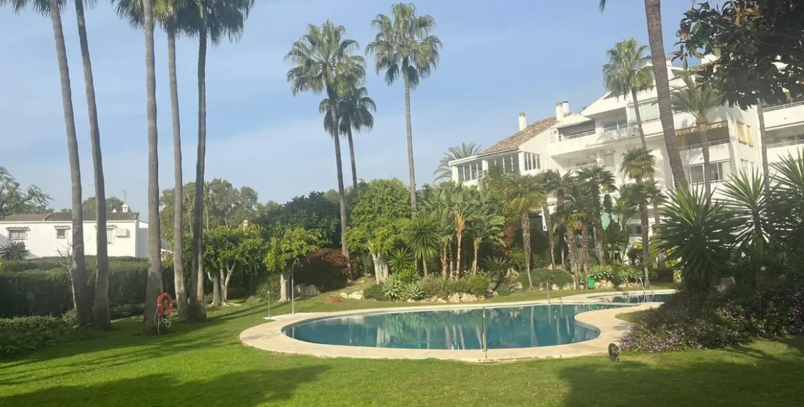 Долгосрочная аренда апартаментов на первом этаже в Atalaya 18