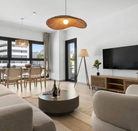 Долгосрочная аренда апартаментов на среднем этаже в Estepona