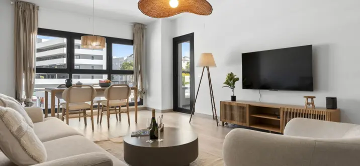 Долгосрочная аренда апартаментов на среднем этаже в Estepona 0