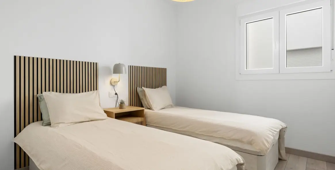 Alquiler a largo plazo de apartamento en planta media en Estepona 5