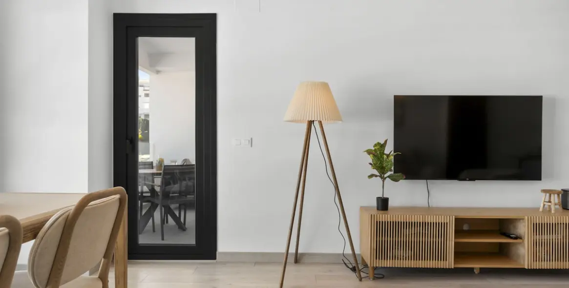 Alquiler a largo plazo de apartamento en planta media en Estepona 12