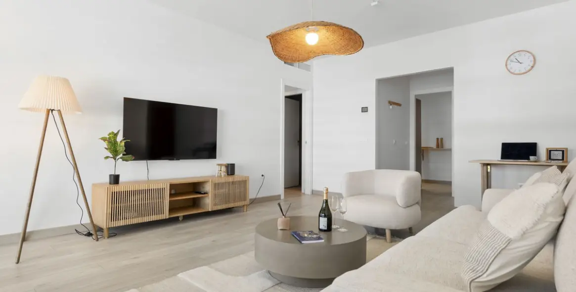 Alquiler a largo plazo de apartamento en planta media en Estepona 13