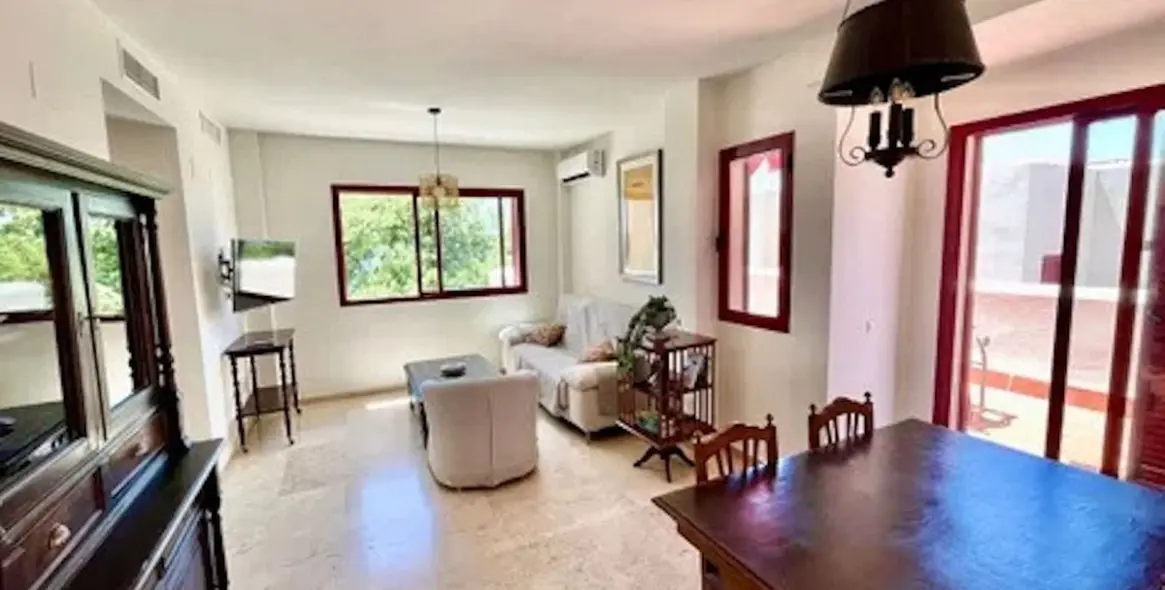 Long-term rent of penthouse in Casares 2