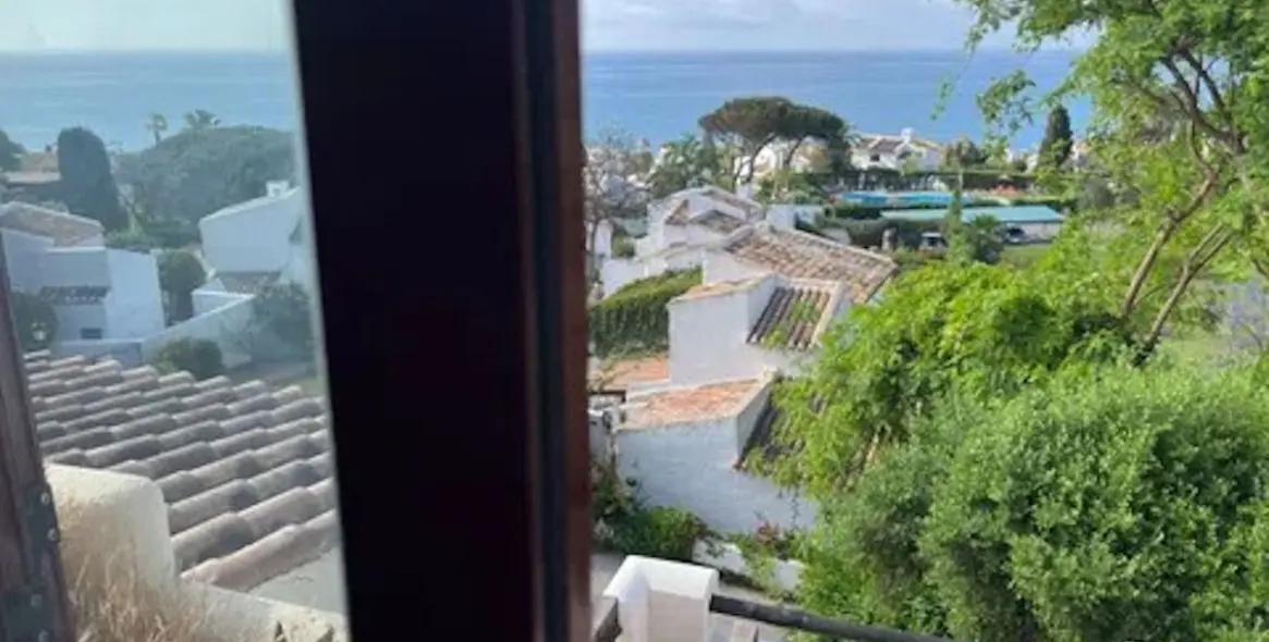 Long-term rent of penthouse in Casares 11